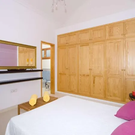Villa Puerto Del Carmen Sleeps 6 Pool Wifi *