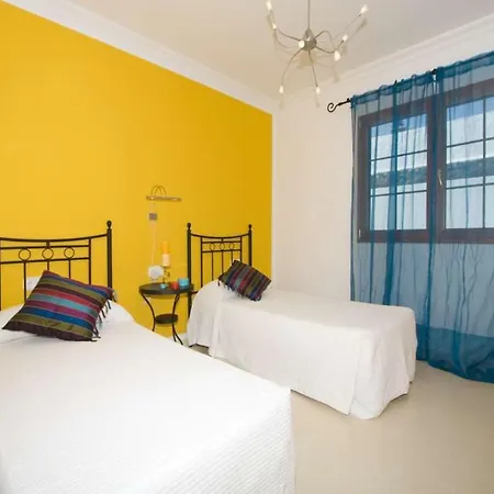 Puerto Del Carmen Sleeps 6 Pool Wifi Villa