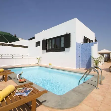 Villa Puerto Del Carmen Sleeps 6 Pool Wifi *